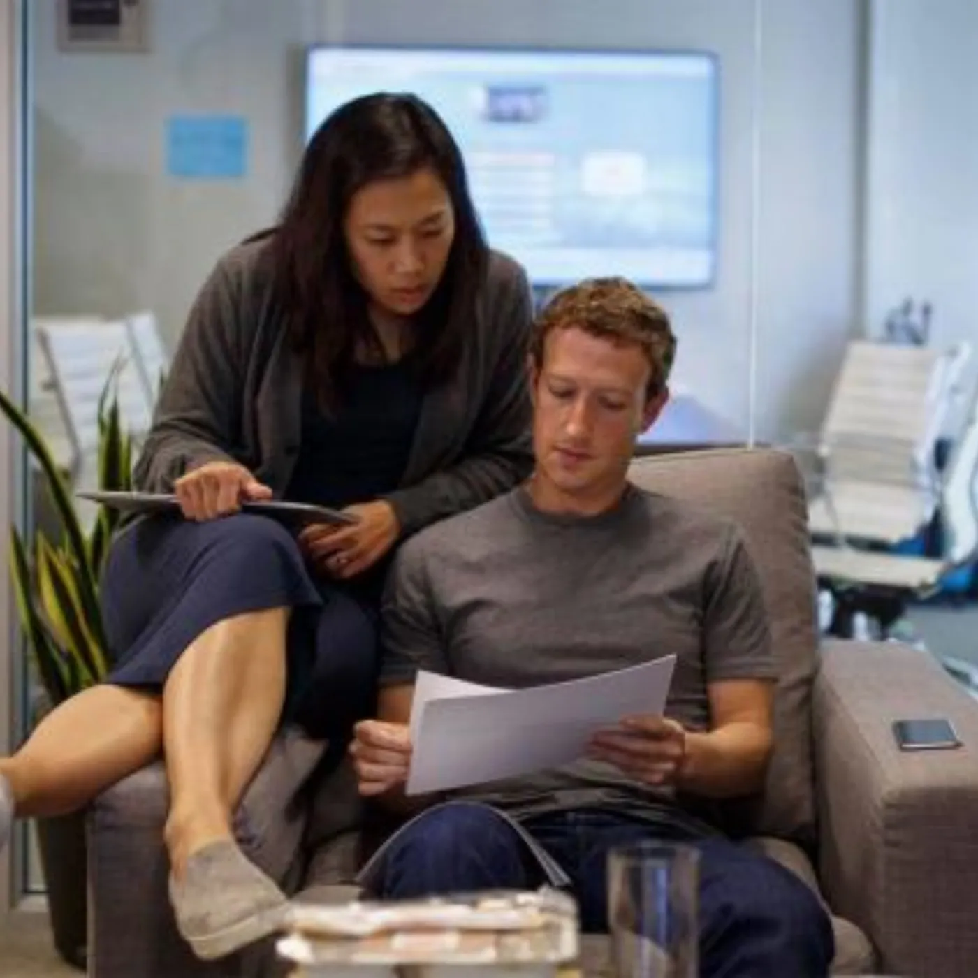Interesting Things About the Beautiful Love Between Mark Zuckerberg and His Wife....