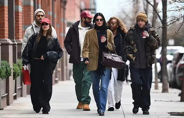 Justin Bieber Steps Out in a Bathrobe in New York City: A Relaxed Look in the Big Apple 4 Justin Bieber Steps Out in a Bathrobe in New York City: A Relaxed Look in the Big Apple