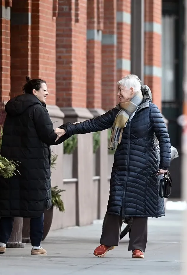 Ryan Reynolds and His Mother Tammy Join Forces Amid Legal Battle with Justin Baldoni, as Blake Lively Remains in Hiding 2 Ryan Reynolds and His Mother Tammy Join Forces Amid Legal Battle with Justin Baldoni, as Blake Lively Remains in Hiding