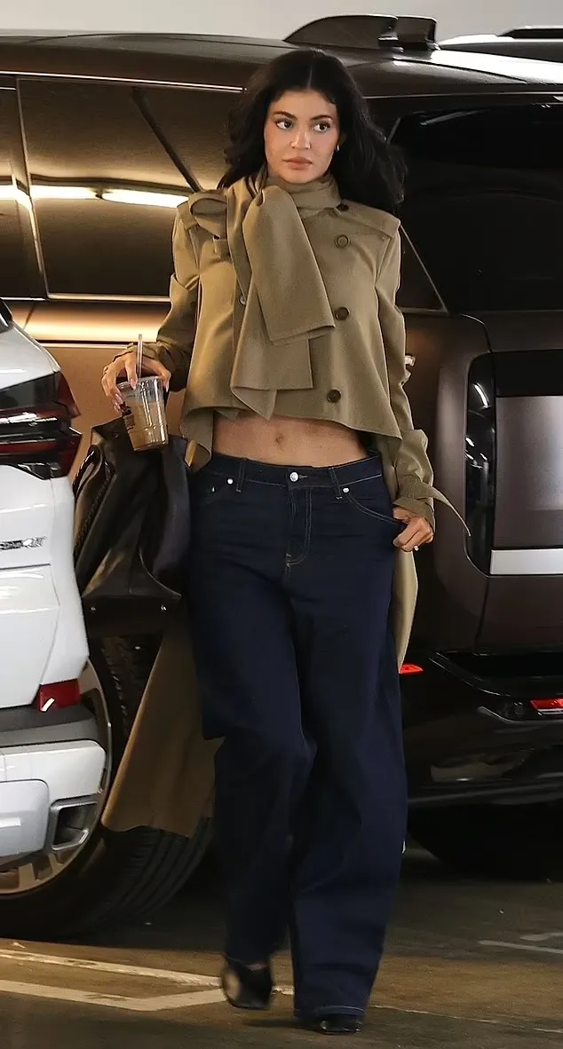 Kylie Jenner’s Latest Selfies Spark Frenzy – Fans Can’t Believe Their Eyes!