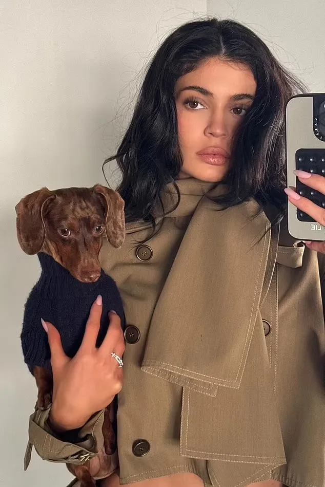 Kylie Jenner’s Latest Selfies Spark Frenzy – Fans Can’t Believe Their Eyes!