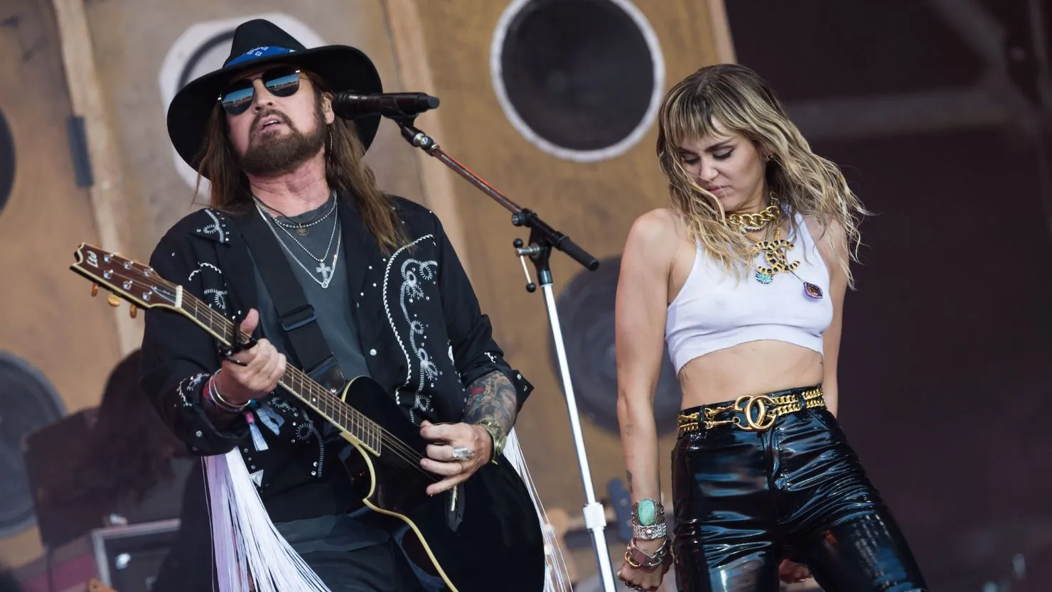 Miley Cyrus and dad Billy Ray Cyrus have 'wildly different' relationships  with fame | CNN