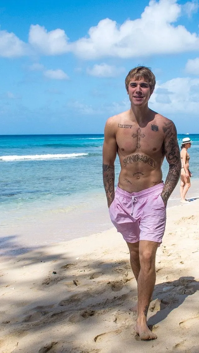 Justin Bieber's Icy Underwear Moment and the Man Who Stole the Spotlight