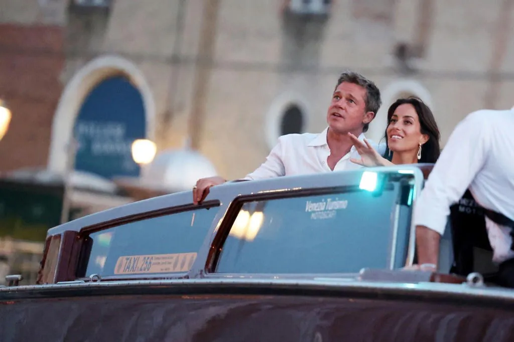 Brad Pitt and girlfriend Ines de Ramon enjoy double date with George and  Amal Clooney in Venice