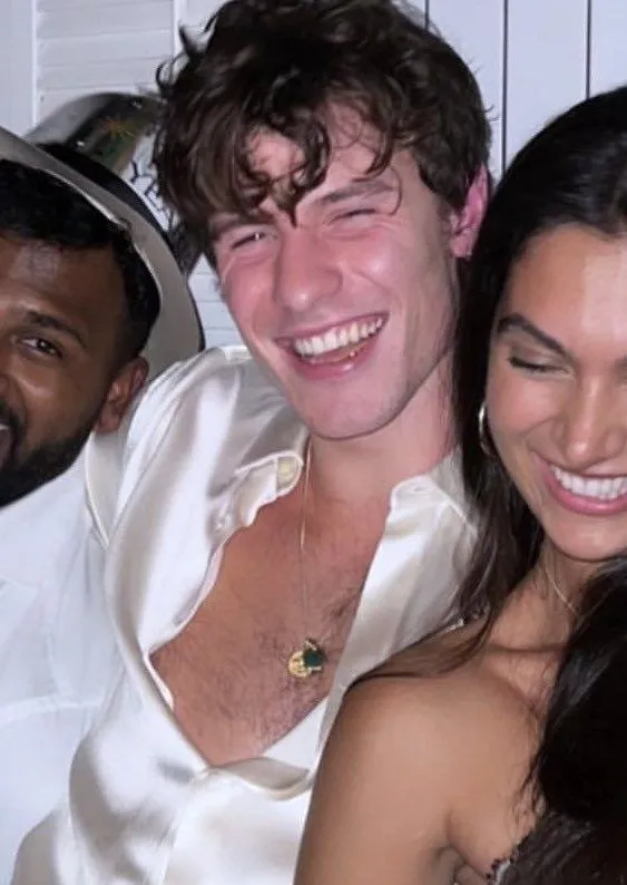 Shawn Mendes' Mystery Boyfriend, The Truth Is Out!