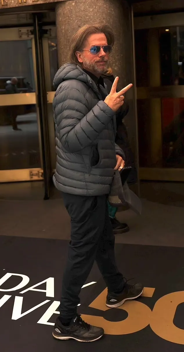 Kim Kardashian’s SNL Comeback Sparks Buzz Over Unexpected Reunion! 2 Kim Kardashian’s SNL Comeback Sparks Buzz Over Unexpected Reunion!