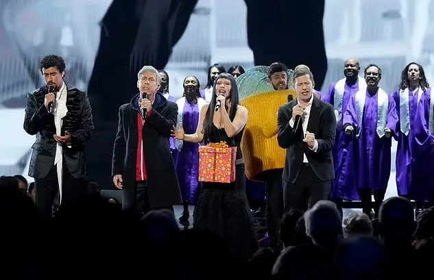 Tom Hanks and Rita Wilson SHOCK SNL 50th Anniversary Concert with Sudden Exit: What's REALLY Going On?