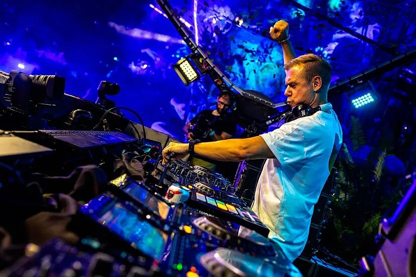 How Armin van Buuren became one of the most influential figures in the electronic dance music scene 2 El DJ Armin van Buuren, 'padre' de la electrónica moderna, regresará a Valencia después de una década | Marca