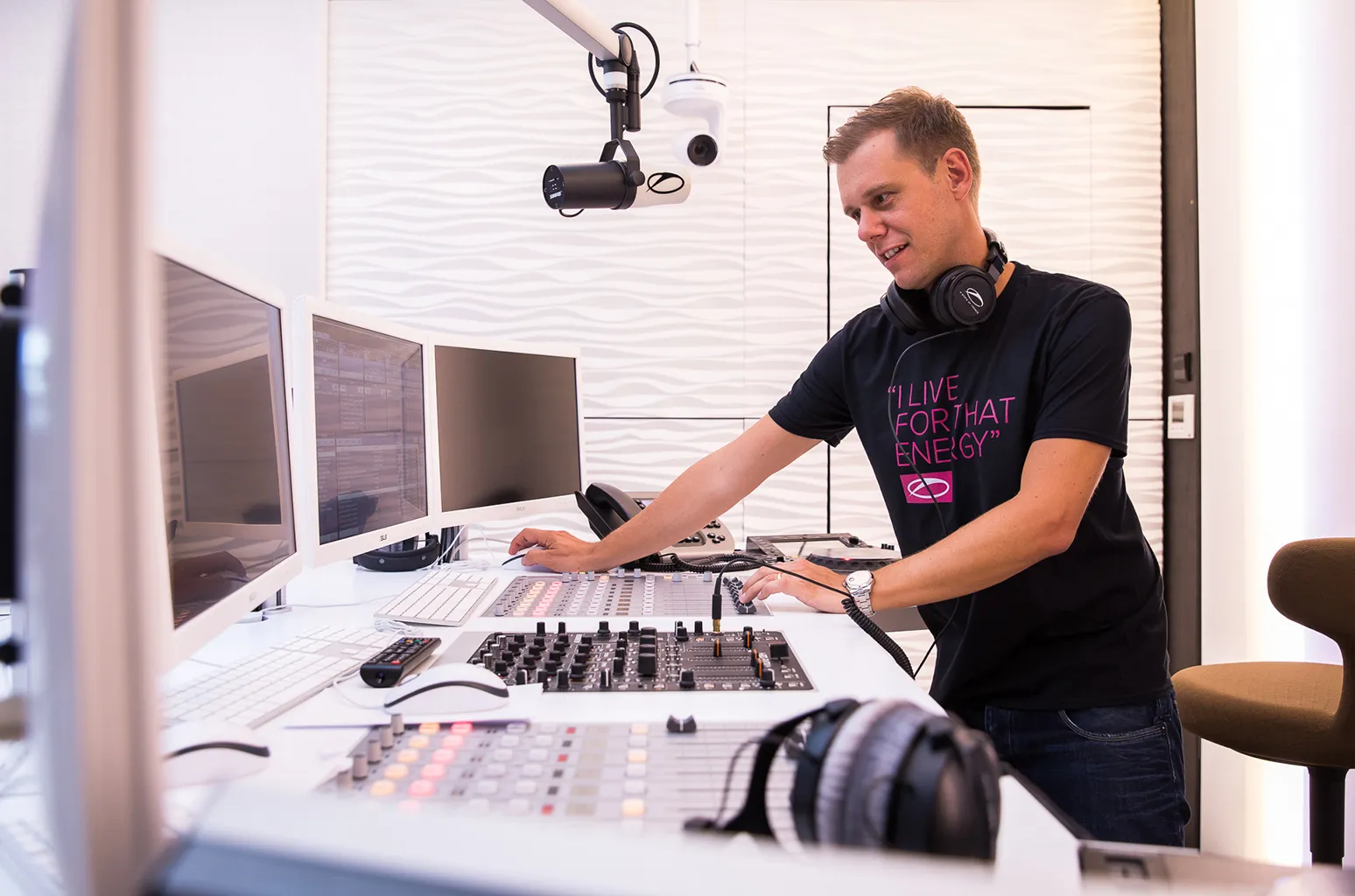 How Armin van Buuren became one of the most influential figures in the electronic dance music scene 3 Armin Van Buuren's ASOT Radio Studio & Live Video