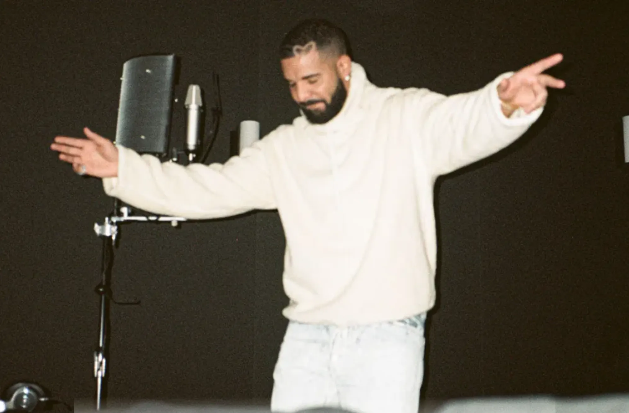 Drake Receives Praise from Kanye West & Young Thug as ‘$ome $exy $ongs 4 U’ Takes the Streaming World by Storm