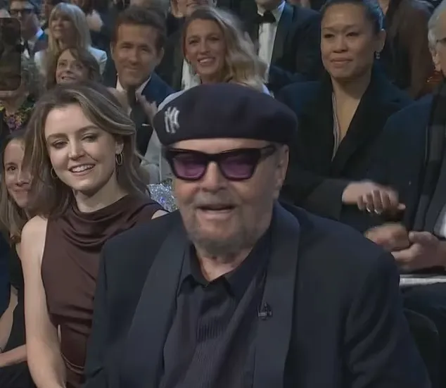 Jack Nicholson, 87, Uses Cane in Rare NYC Sighting After Attending SNL’s 50th Anniversary