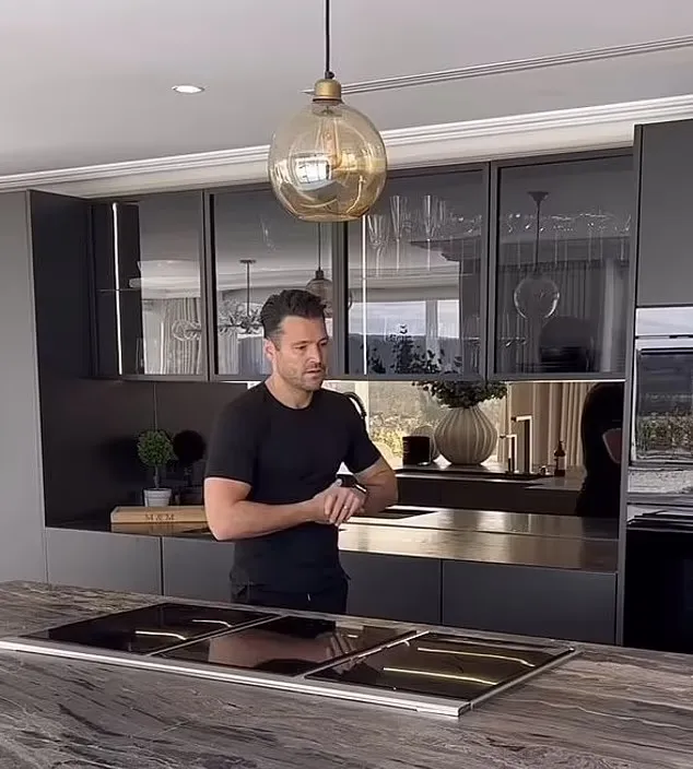 Michelle Keegan and Mark Wright's Terrifying Home Invasion While Expecting Their First Child 2 Michelle Keegan and Mark Wright's Terrifying Home Invasion While Expecting Their First Child