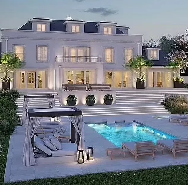 Michelle Keegan and Mark Wright's Terrifying Home Invasion While Expecting Their First Child 7 Michelle Keegan and Mark Wright's Terrifying Home Invasion While Expecting Their First Child