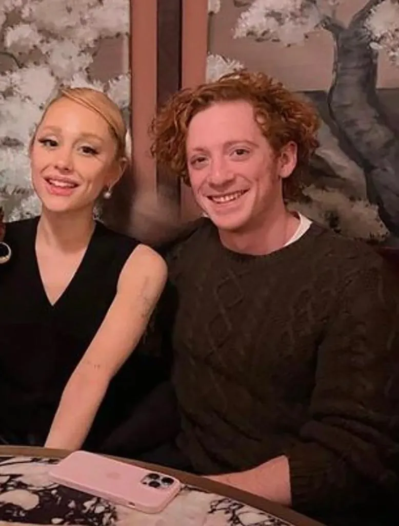 Chelsea Handler Mocks Feud Between Justin Baldoni and Blake Lively at the 2025 Critics Choice Awards