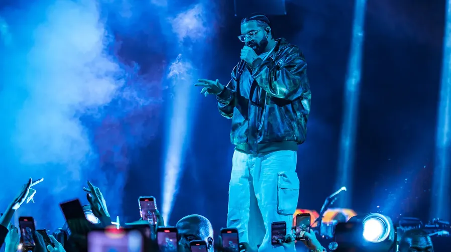 Drake Promises Fan $20K After Playing Rock Paper Scissors Mid-Concert