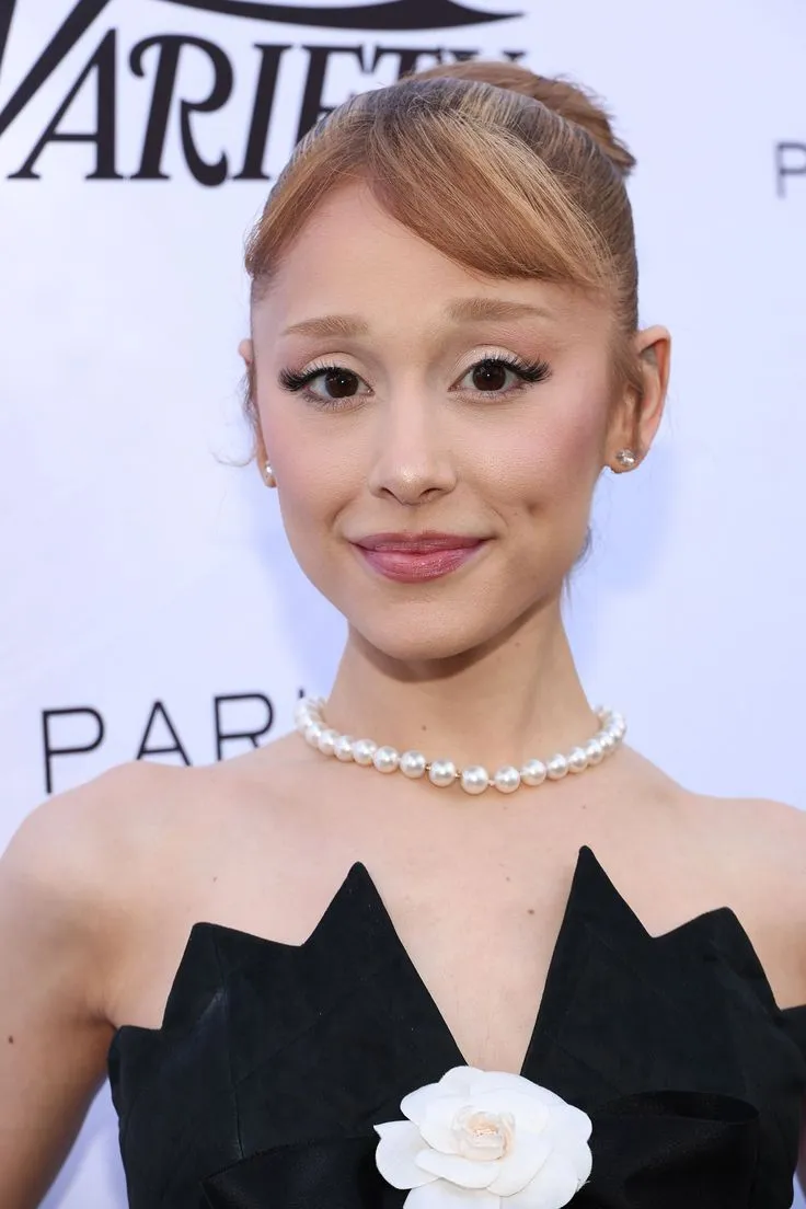 We Just Saw Ariana Grande’s Wicked Transformation — And Fans Are Calling It Her Most Iconic Moment Ever