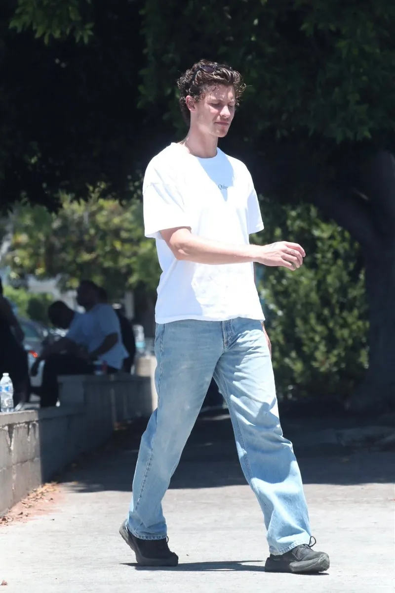 Caught Red-Handed? 👀 Shawn Mendes and Ziggy’s ‘Innocent’ Coffee Run in Los Feliz Has Fans Screaming — What Were They Really Planning?