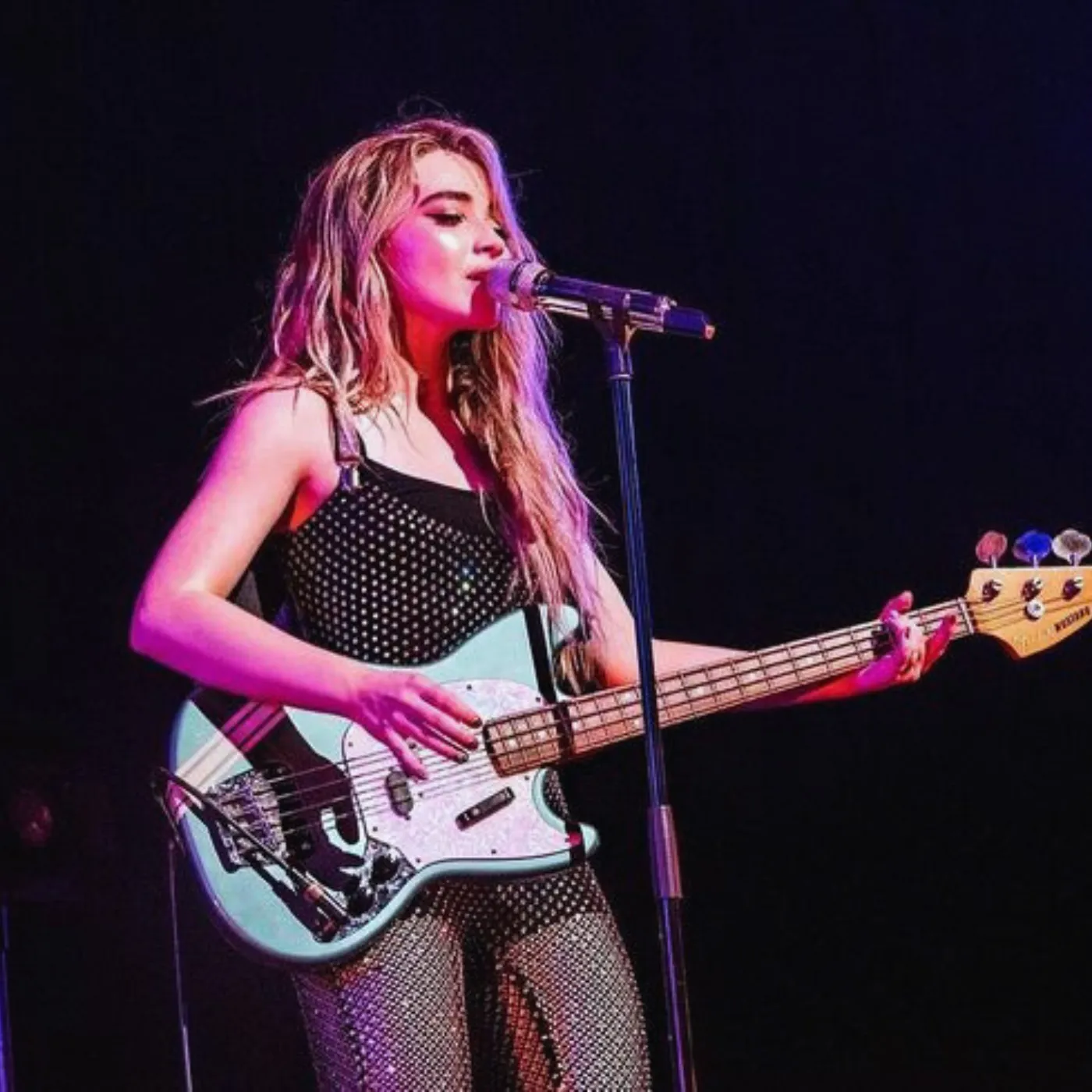 Sabrina Carpenter Sets Internet Ablaze With Explosive UK Rock Twist