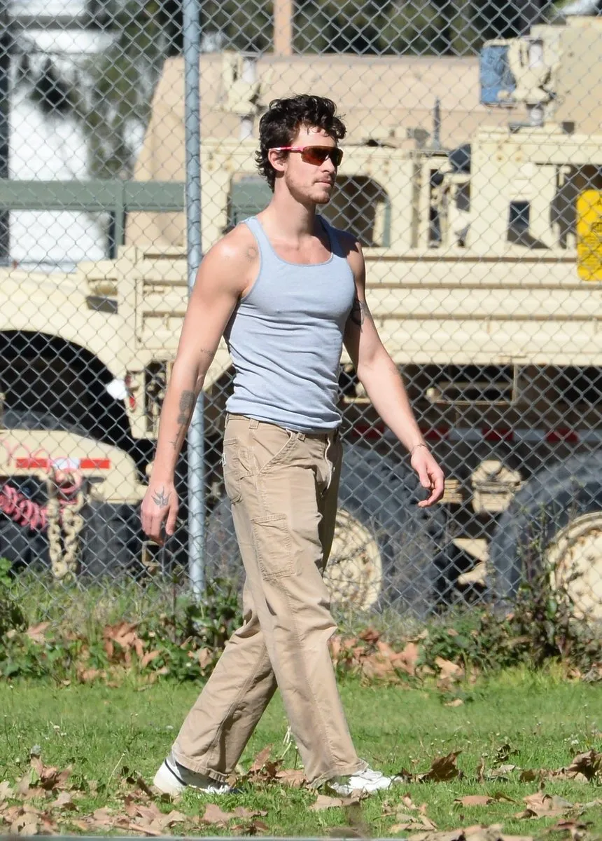 TMU media auf X: &bdquo;  | Shawn Mendes recently in LA https://t.co/cruBGjN06T&ldquo; / X